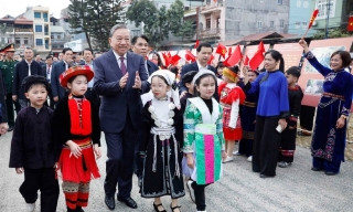 Tổng Bí thư Tô Lâm dự lễ khởi công trường nội trú liên cấp tại Cao Bằng